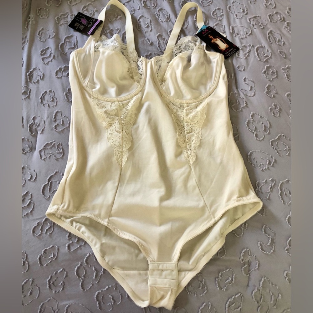 Maidenform Cream Lace Shapewear Bodysuit
